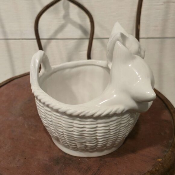 Vintage Ceramic Kittens Planter in a Basket vase Cat lovers gift storage kitty - Picture 2 of 9